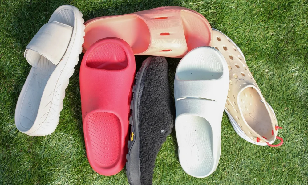Wearing slippers while bathing benefits 2025