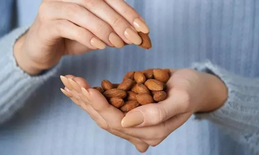 Benefits of eating almonds 2025