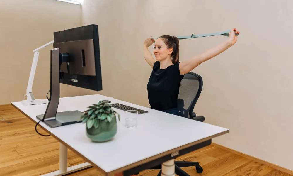 10 Minute Standing Desk Workout for Office Workers Burn Calories