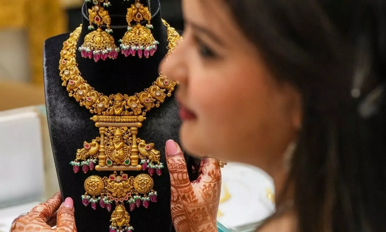 Gold price hits historic high in India