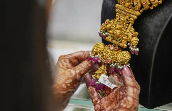 Gold price today in India 22K at Rs 10550 per gram September 26 2025