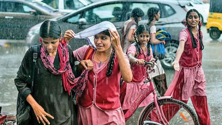 school holiday Tamil Nadu heavy rain