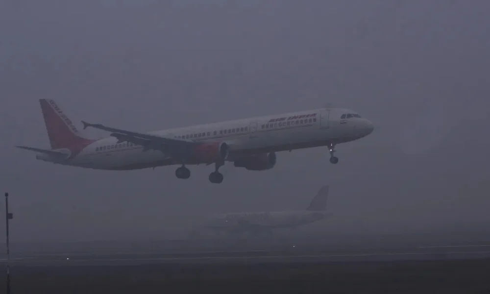 Flights delayed at IGI Airport due to dense mist