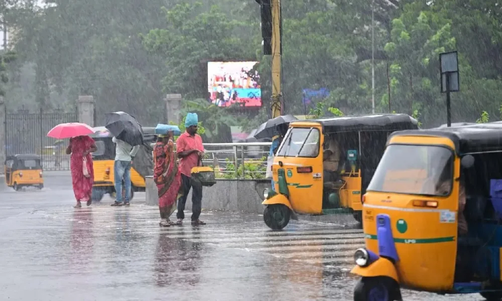 Tamil Nadu Rain Update: Heavy Rainfall in Chennai Suburbs