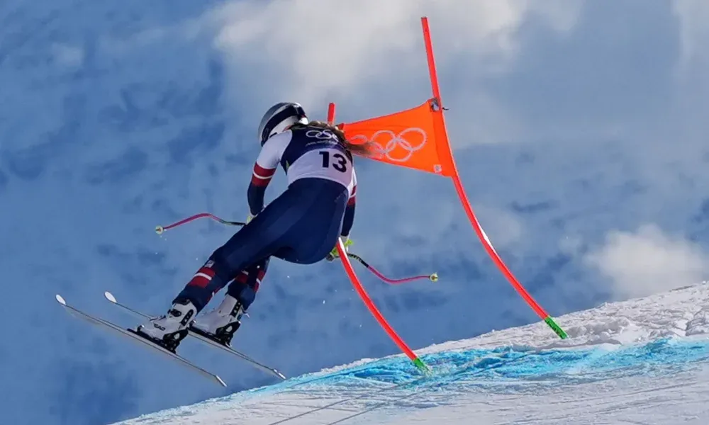 Lindsey Vonn mentoring young skiers