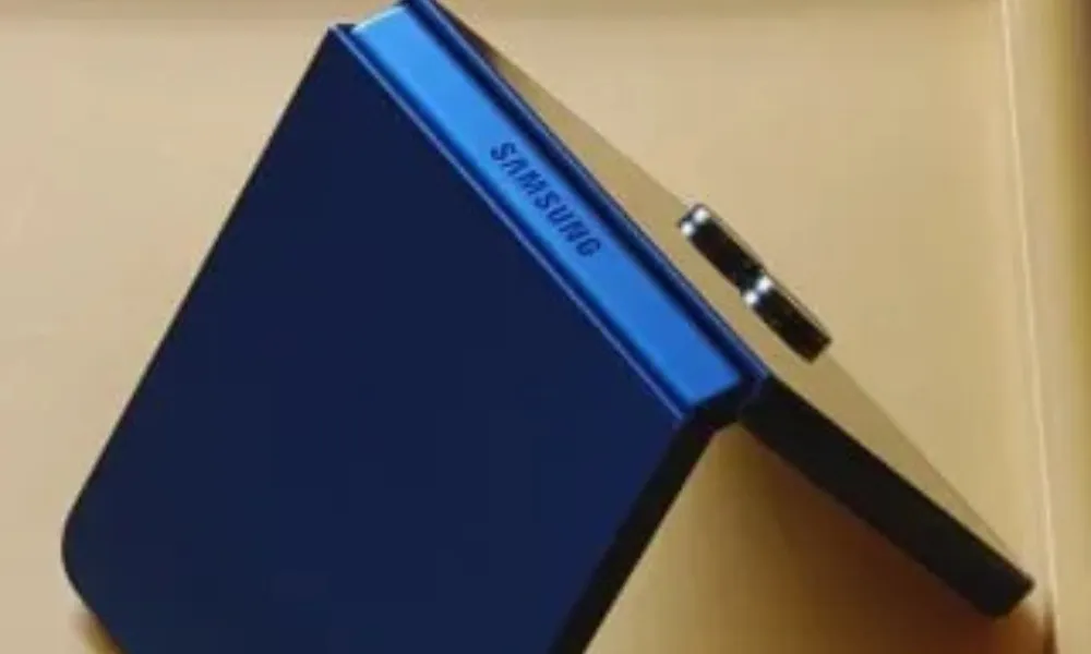 Samsung Galaxy Z Flip 8