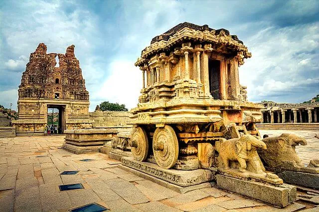 Walking Through History: Best Heritage Walks in Famous Cities