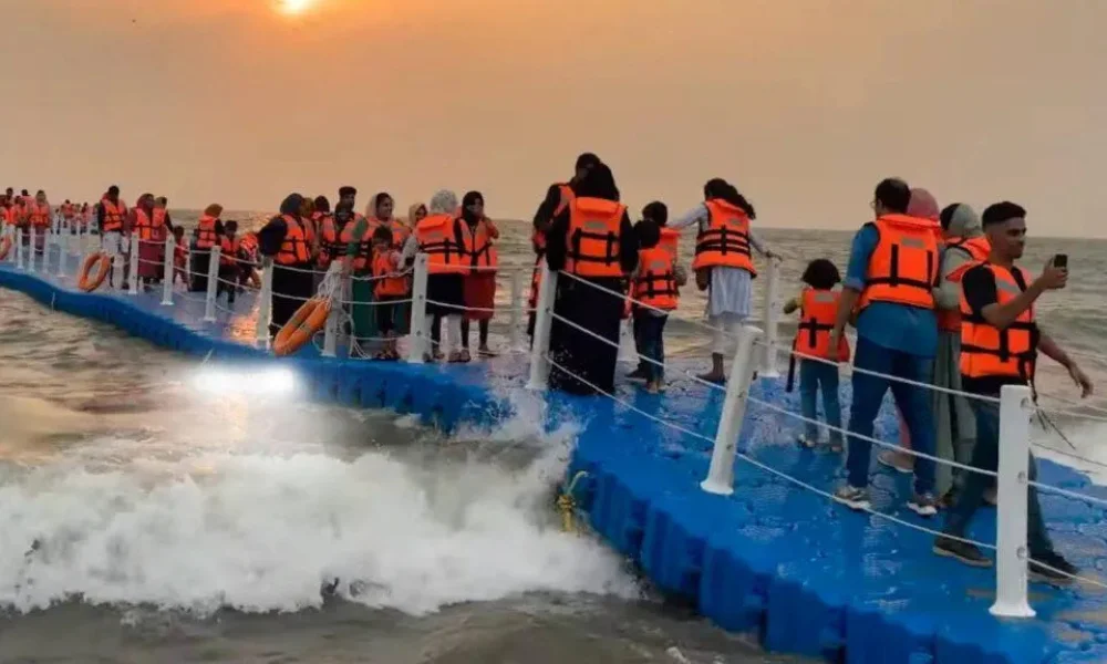 floating bridge Beypore Kerala