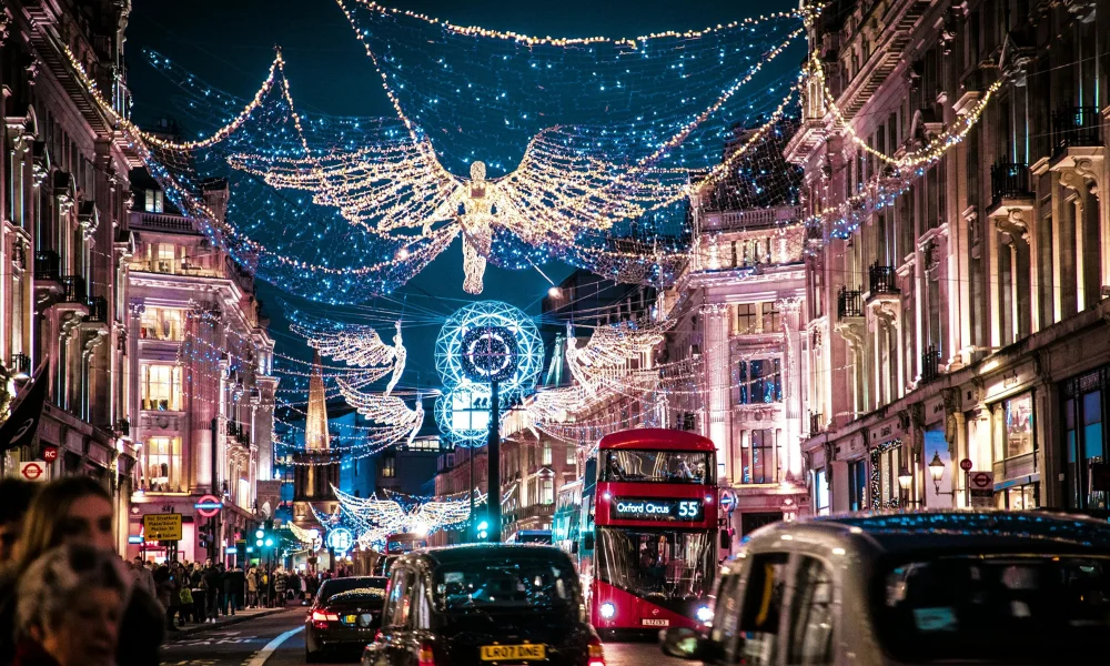 London Christmas lights travel