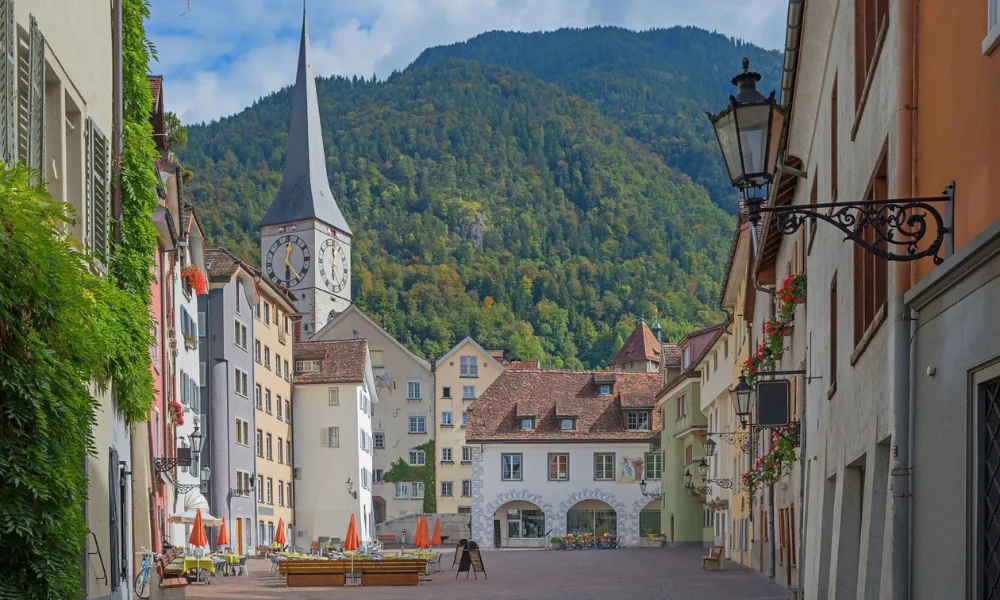 Walking Through History: Best Heritage Walks in Famous Cities