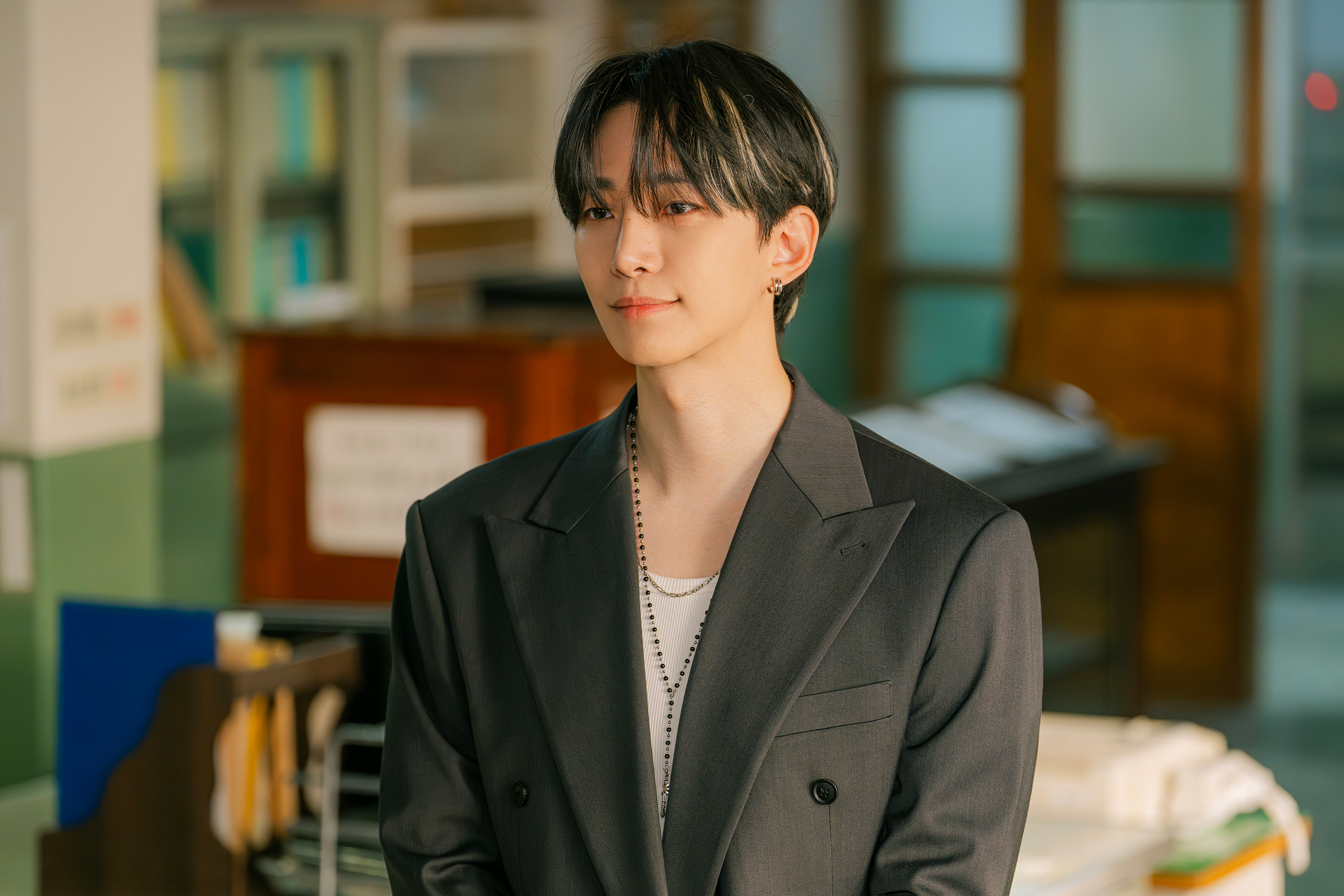 Photo 2 of Typhoon Family - Secrets Stir in a Broken Home