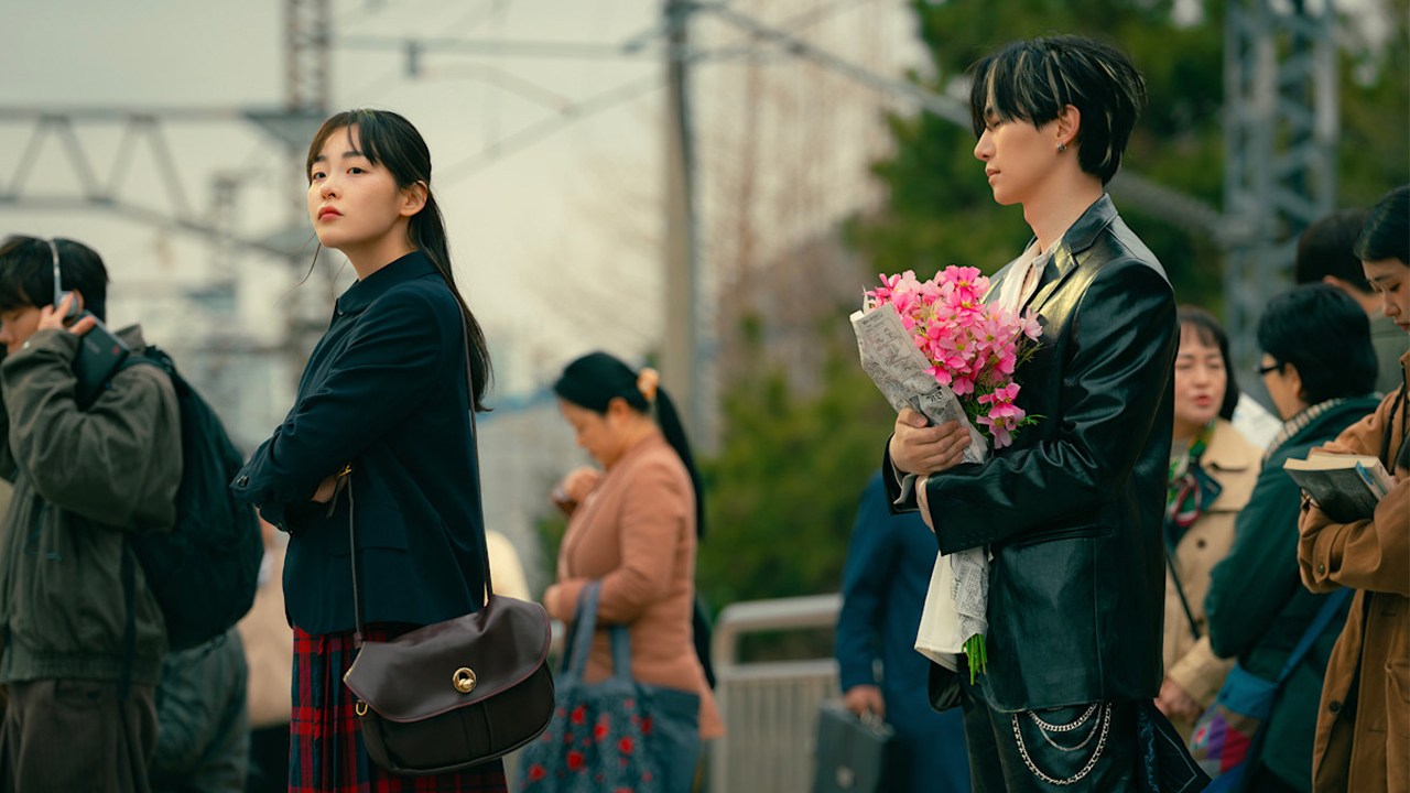 Photo 4 of Typhoon Family - Secrets Stir in a Broken Home