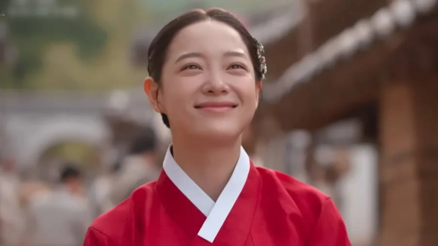 Photo 8 of Moon River - A Love Story Under the Silver Sky