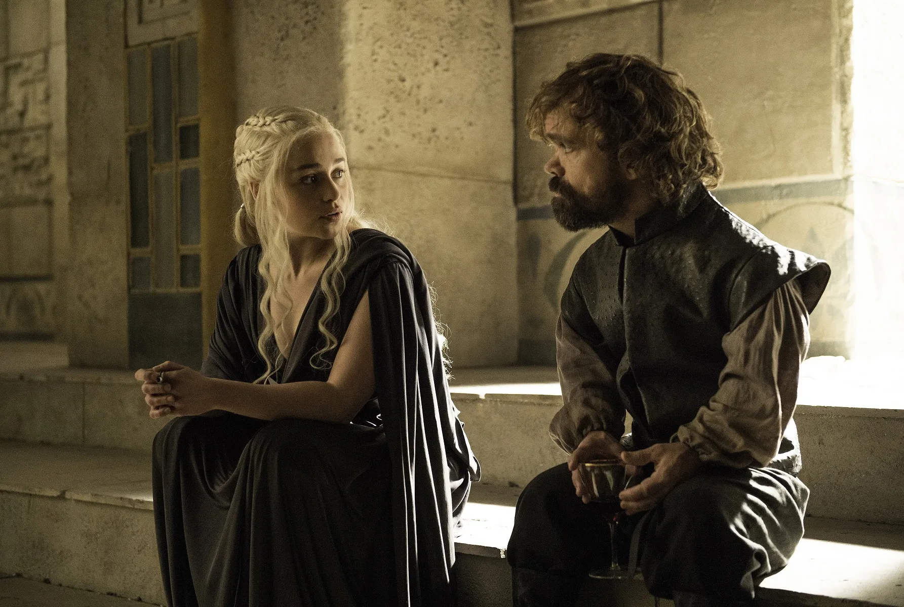 Photo 6 of Game of Thrones - The Return and the Battle for Power