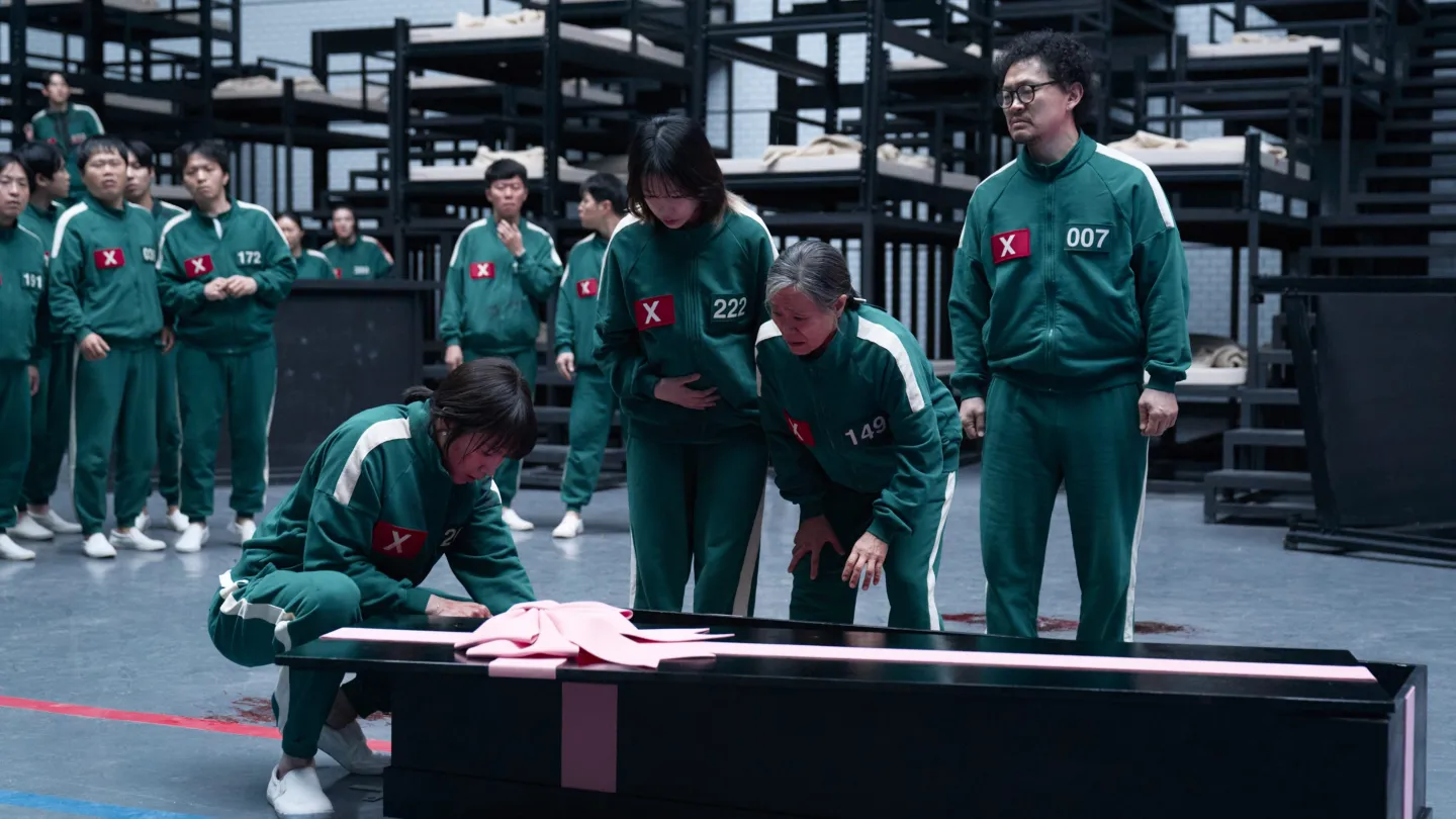 Photo 2 of Squid Game - The Final Gamble Begins