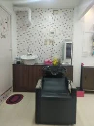 Image of: Shyneys Beauty Parlour 4