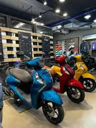 Image of: Krishna Motors Yamaha Showroom Alangulam Tamil Nadu