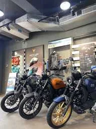 Image of: Krishna Motors Yamaha Showroom Alangulam Tamil Nadu 6