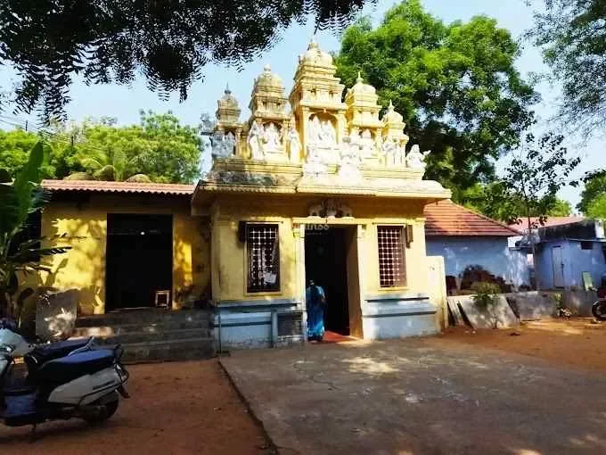 Image of: Arulmigu Guhanatheeswarar Temple Kanniyakumari - Worship of Lord Guhanatheeswarar 4