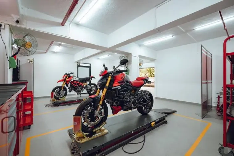 Image of: Dementerz Automotive - Premium Auto Service 2
