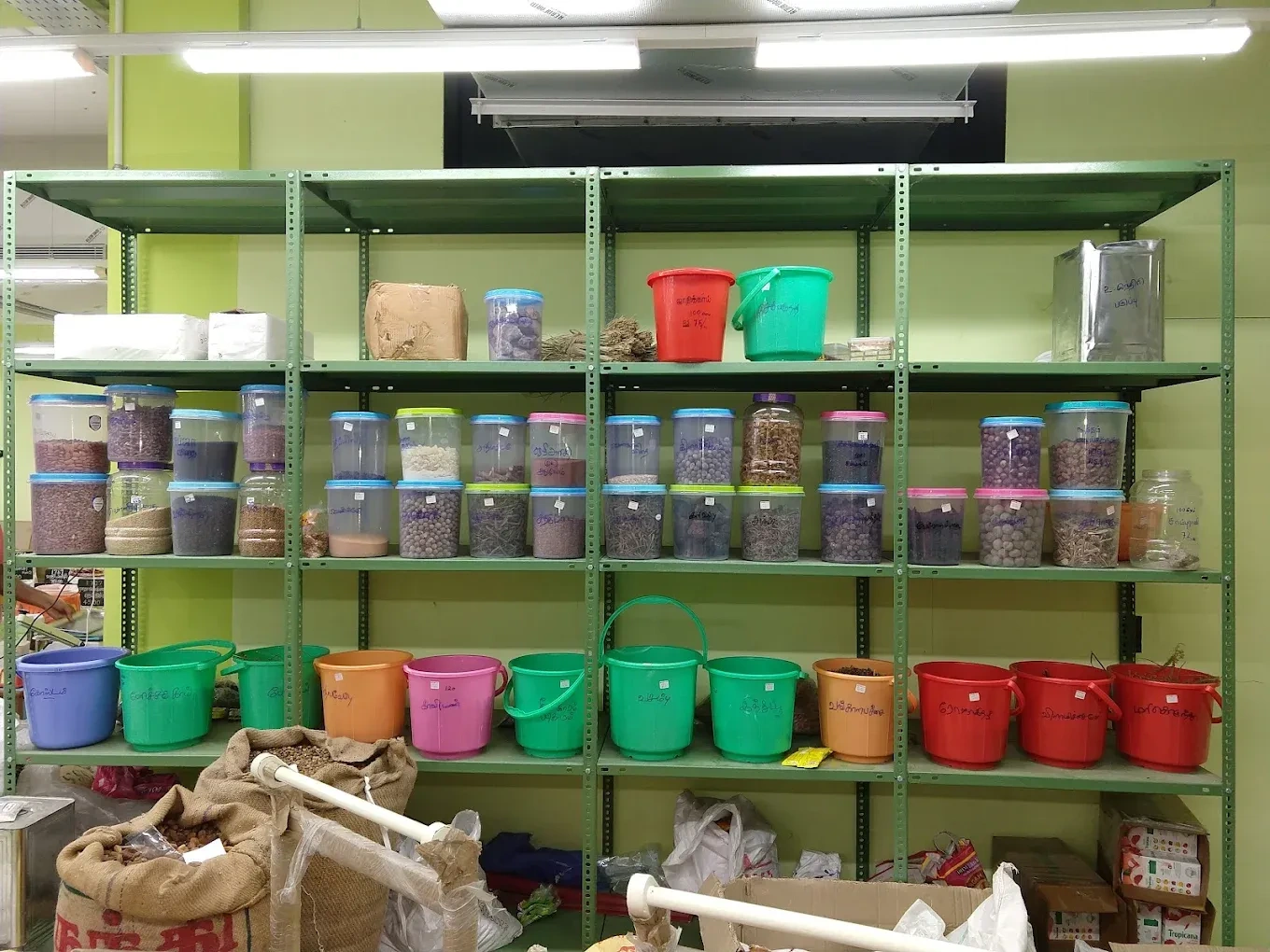 Image of: Naanayam Supermarket Household  In Tirunelveli 3