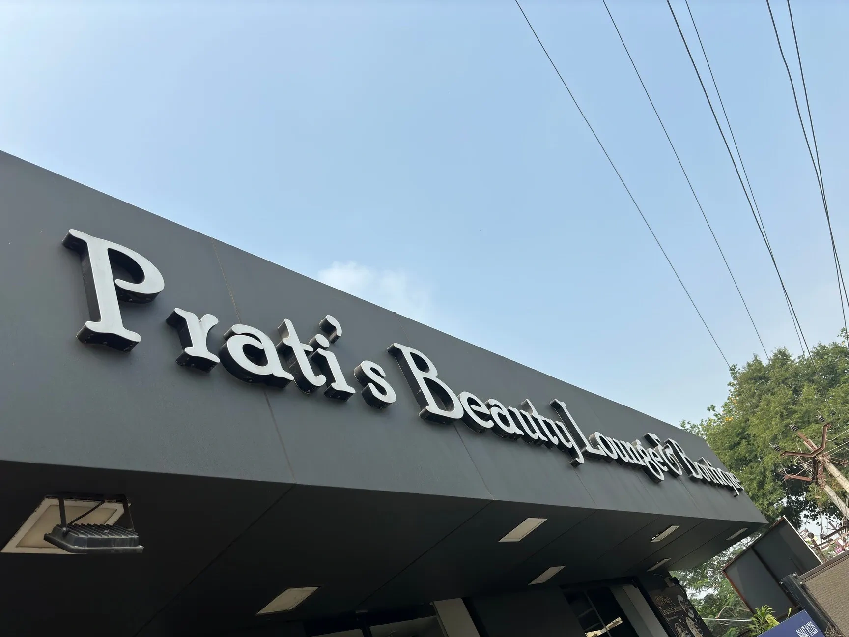 Image of: Prati’s Beauty Lounge - Best Ladies Salon & Bridal Makeup Artist in Coimbatore 3