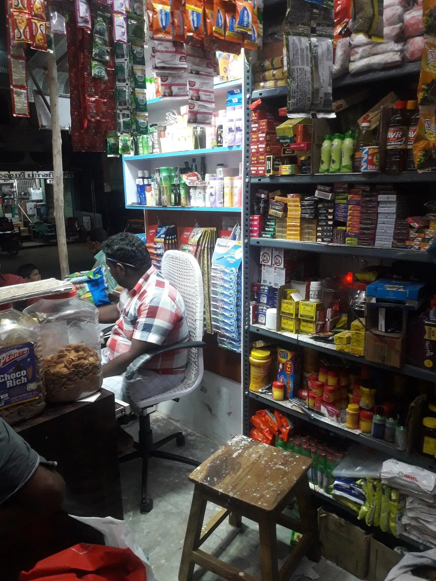 Image of: Sak Stores Household  In Puliyangudi