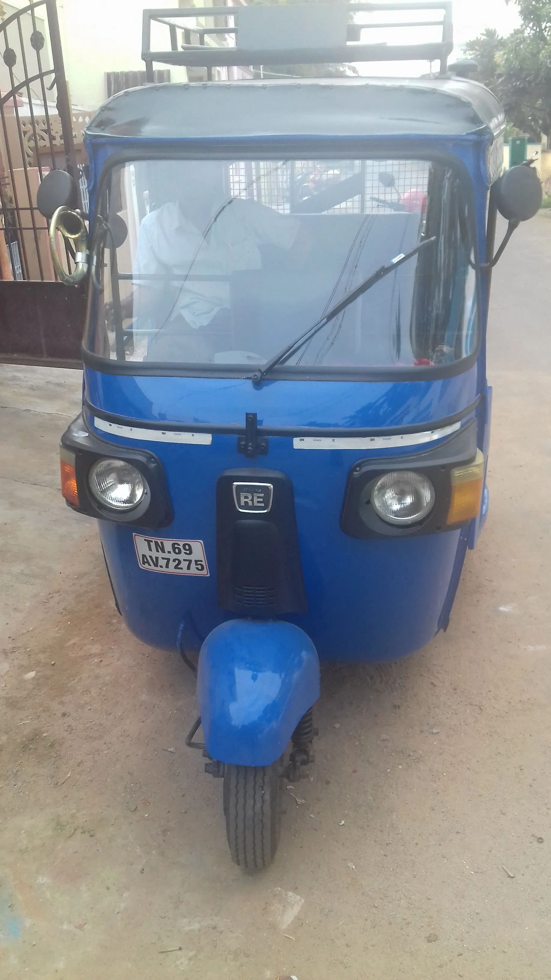 Image of: Tempo Traveller Hire In Maharaja Nagar Tirunelveli 2