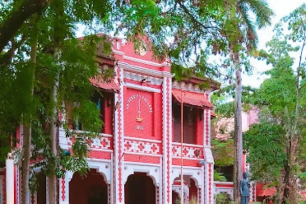 Image of: University College