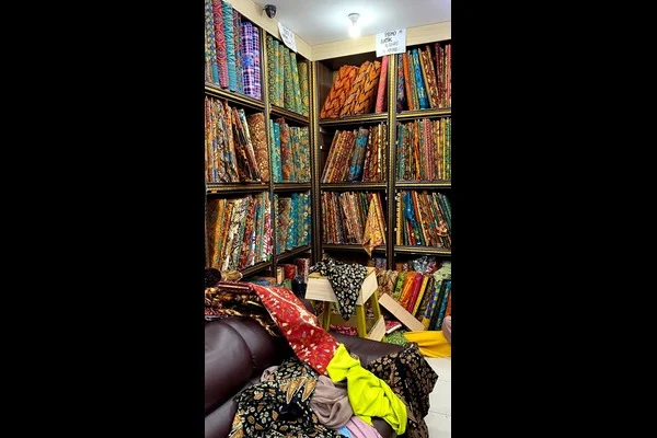 Image of: VR Tex & Readymades - Fashion in Mandaikadu