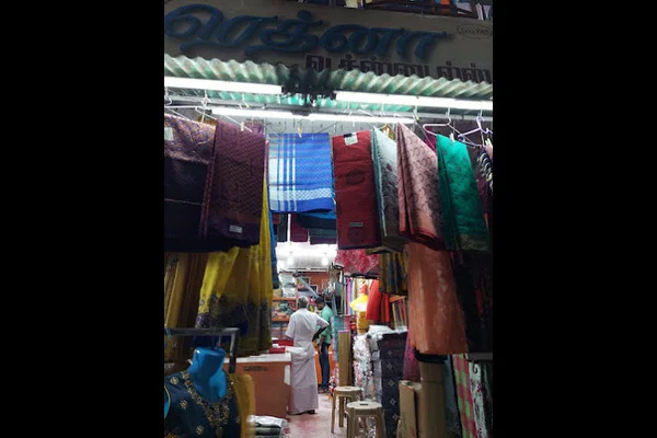 Image of: RETHNA TEXTILES Karungal  Garments & Textile Store