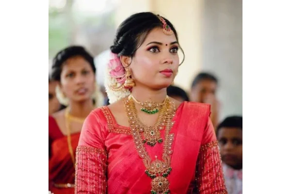 Image of: Yazhini Beauty Parlour - Transformative Beauty Treatments for Women