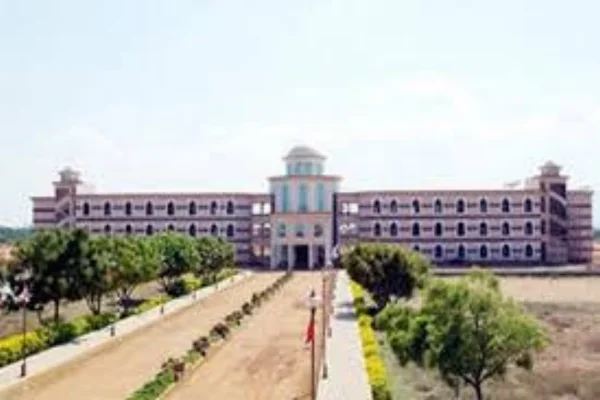 Image of: PET Engineering College, Vallioor Top Engineering College