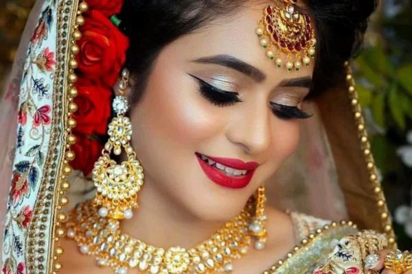 Image of: Dharshini Beauty Parlour Bridal and Wedding Makeup Tirunelveli