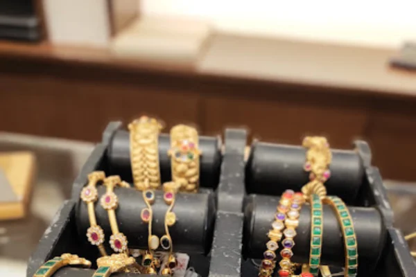 Image of: KSR Thanga Maaligai Trusted Gold  Diamond Jewellery Store