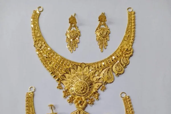 Image of: Jothi Jewellers  Hallmark Gold Diamond  Bridal Jewellery