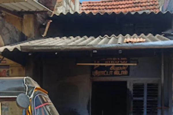 Image of: Rahmath Parotta Stall Best Non Veg Parotta and Salna