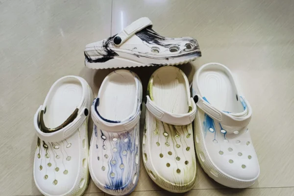 Image of: Teres Bags and Chappals Stylish Footwear and Trendy Bags