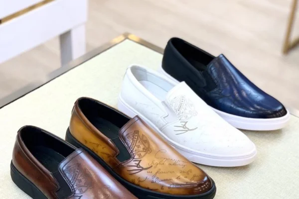 Image of: Suriya Footwear and Bags Best Shoe and Bag Store for Quality Products