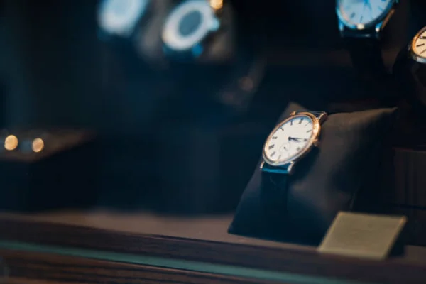 Image of: New Vinayaga Watch Works Watch Store in Ambasamudram