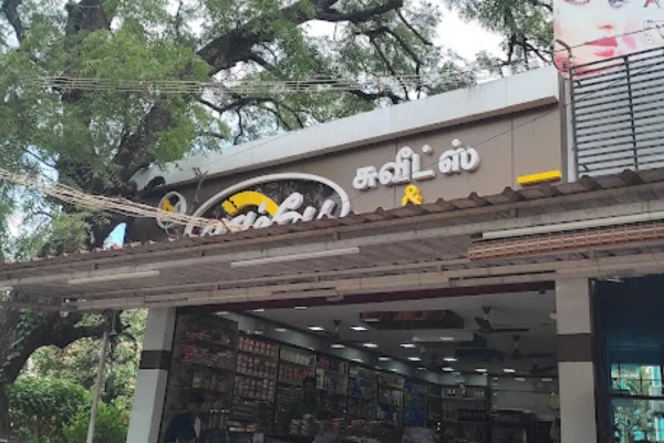 Image of: Bombay Sweets and Bakery in Kadayam