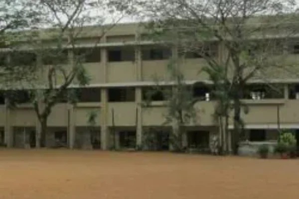 Image of: St. Mary's Middle School Puthukkadai