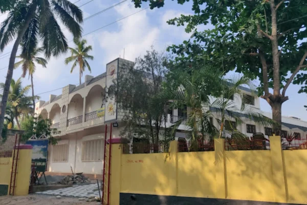 Image of: Kumar Thirumana Mandapam in Thingal Nagar