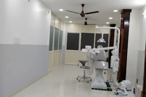 Image of: Dent Palace Dental Clinic in Pazhugal