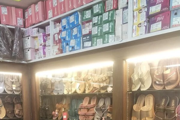 Image of: Classic Footwears Swamiyar Madam Stylish and Durable Shoes