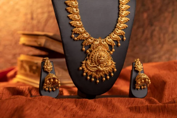 Image of: Mathan Ashmi Jewellers - Traditional and Modern Jewelry Designs