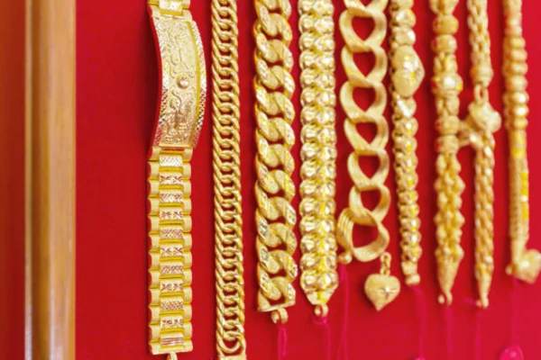 Image of: Lulu Jewellery in Monday Market