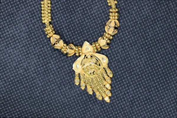 Image of: Govinthas Jewellers Gold and Silver Collections in Methukummal