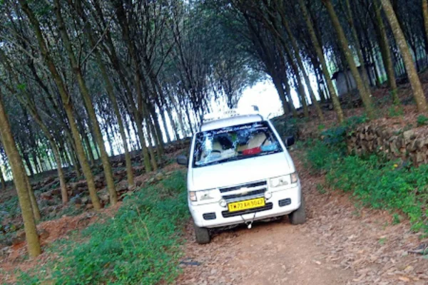 Image of: SahayaMatha Tours and Travels Car Leasing in Marungoor