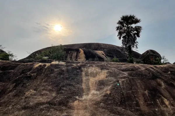 Image of: Big Rock Tourist Place in Alanchi Tamil Nadu
